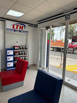 Interior y área de atención del Centro de Servicio LTH S. Rafael